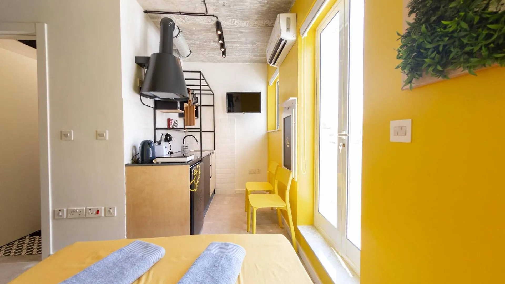 Le Roy Suites Gzira 1-Bedroom Studios - Close To Promenade 0*,  Malta