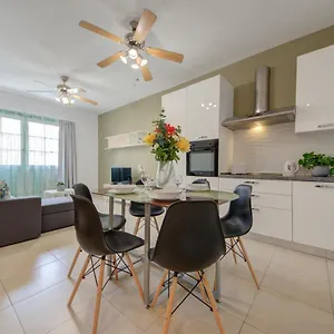 Apartment Azure Haven - And Penthouse By Shortletsmalta, Gzira