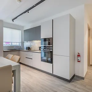 Luxury In Just Minutes Away From The Seafront And Restaurants Apartament