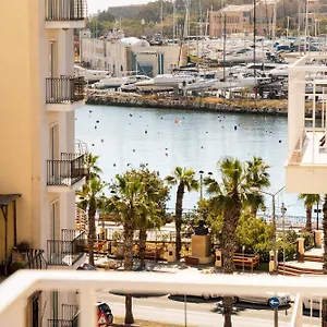 Guest house Stuart By Zzzing, Gzira
